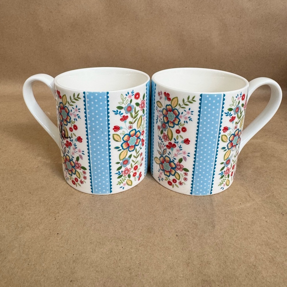 Set of 2 Caravan Trail Festival Campers Oak Mug in Hippie Floral Churchill China